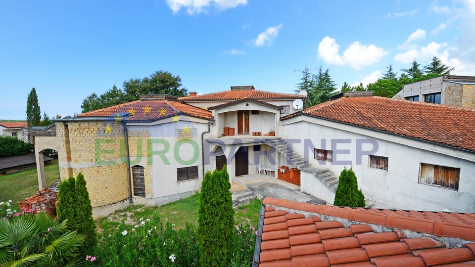 Apartmanska kuća s restoranom u izgradnji