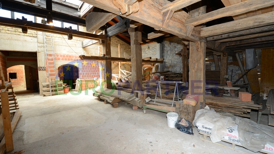 Apartmanska kuća s restoranom u izgradnji