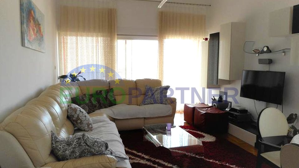Exclusive apartment with panoramic seaview - right in front of the sea