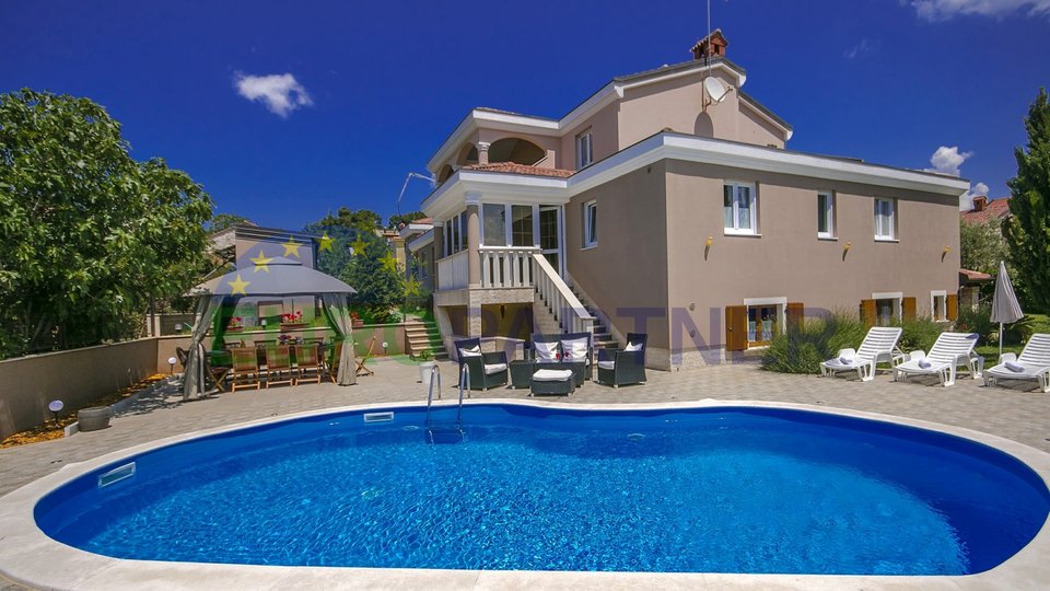 Moderna Villa s bazenom , s predivnim pogledom na more