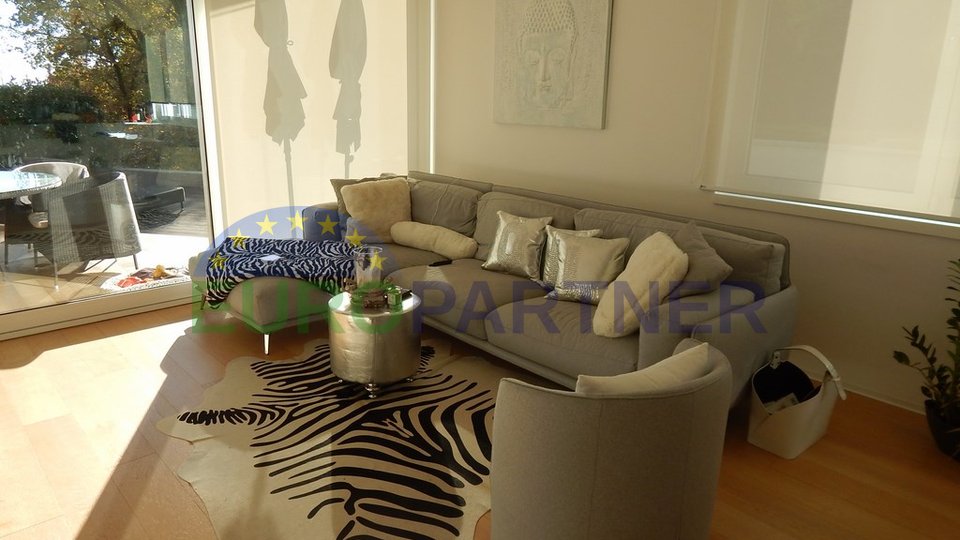 Luxury apartment only 200 m from the sea, Icici-Opatija