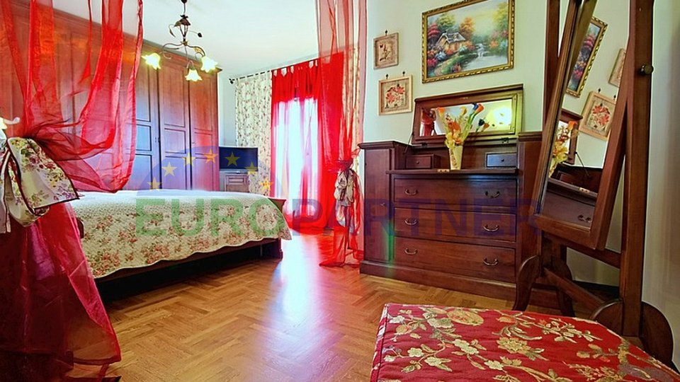 Romantična vila sa bazenom i 4 spavaće sobe