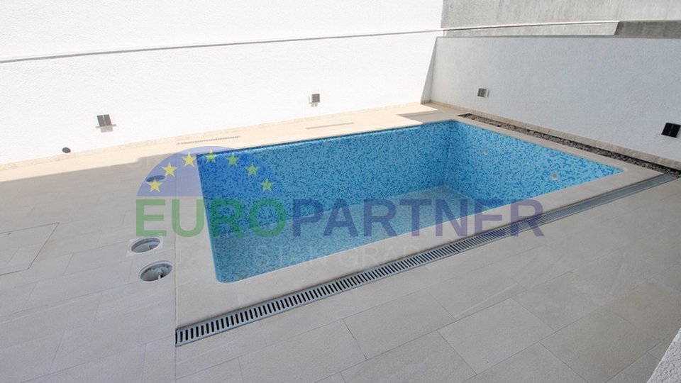 New house with pool and sea view