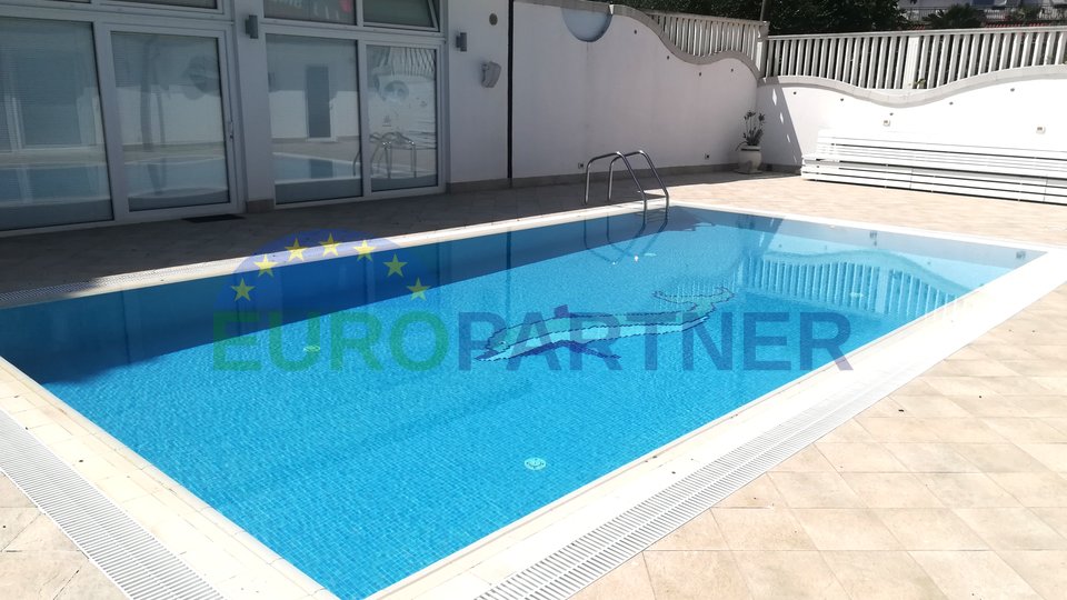 Spacious villa with swimming pool first row to the sea, Umag