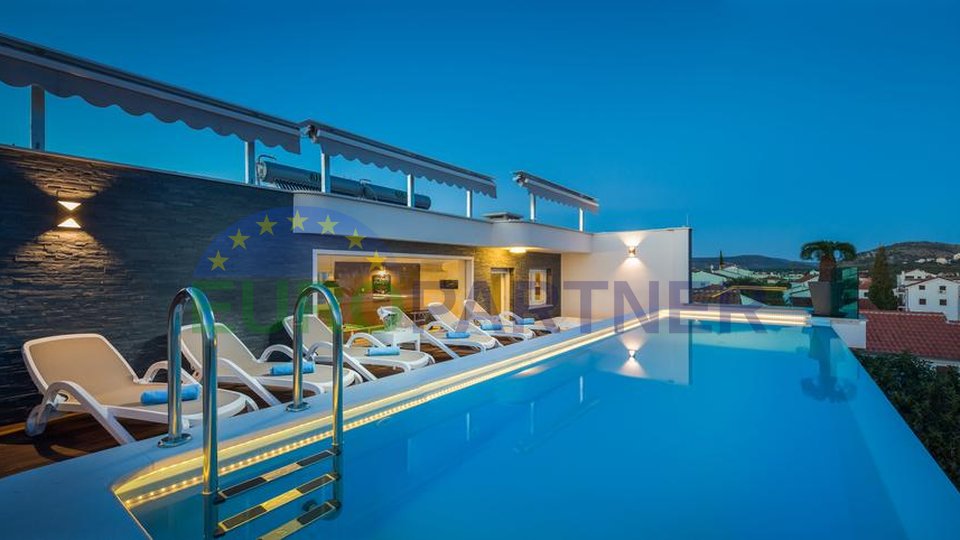 Luxury villa just 30 m from the sea near Primošten