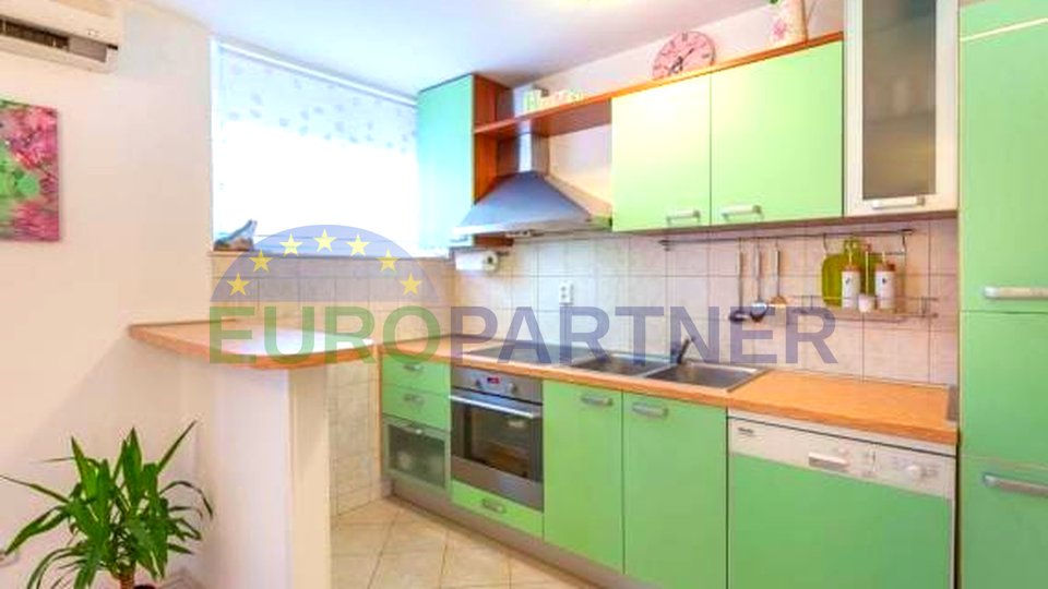 Beautiful 3-room apartment in the center of the city-Split