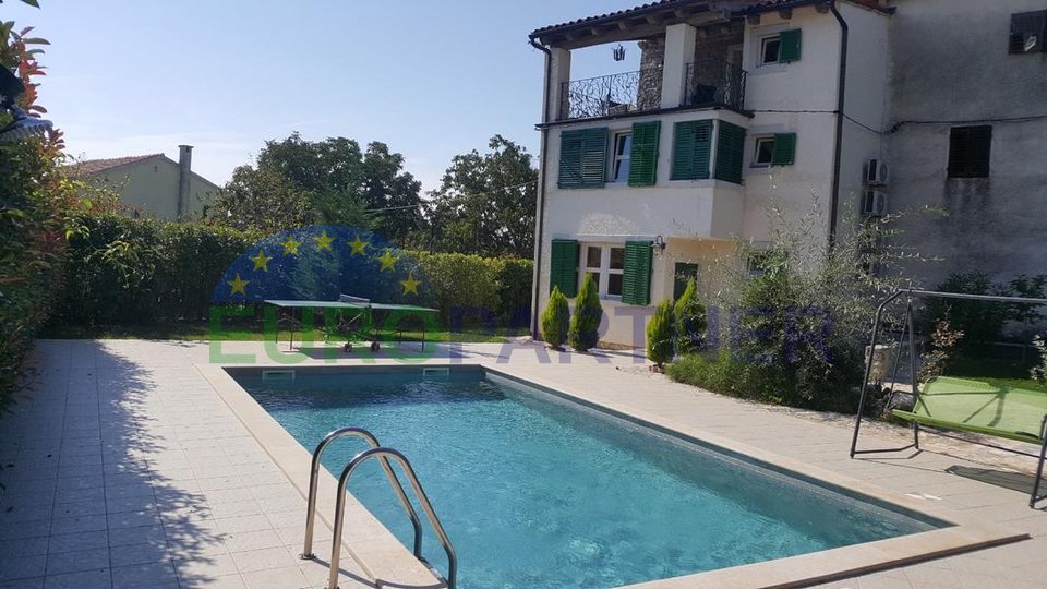 Komplett renoviertes altes Steinhaus mit Pool im Herzen von Istrien