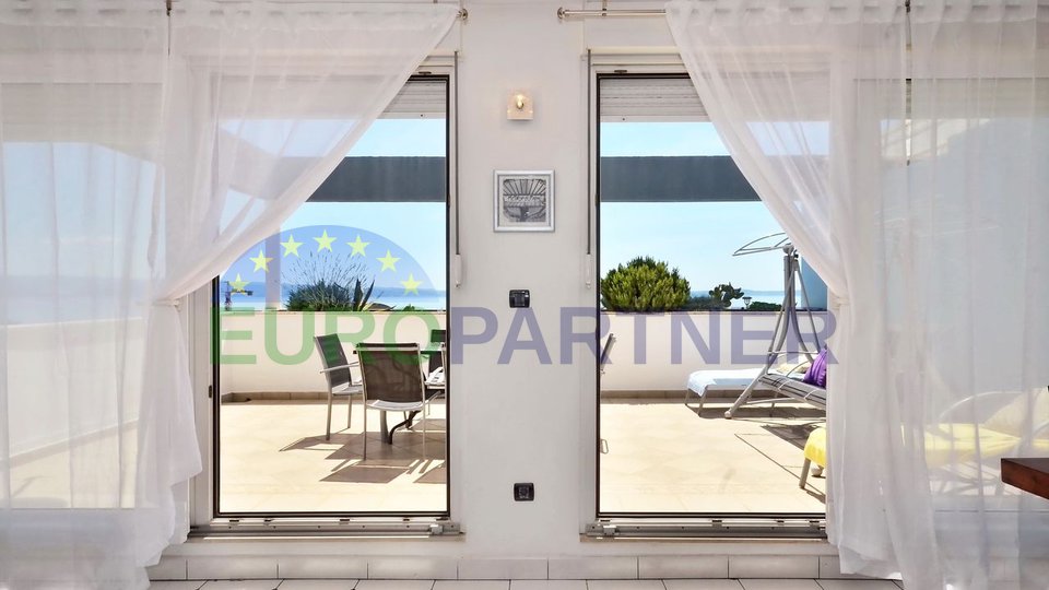 Penthouse con splendida vista sul mare