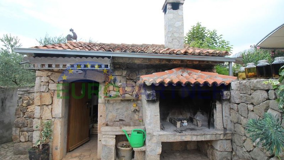 Malinska-Veglia, due esclusive case in pietra con piscina e grande uliveto