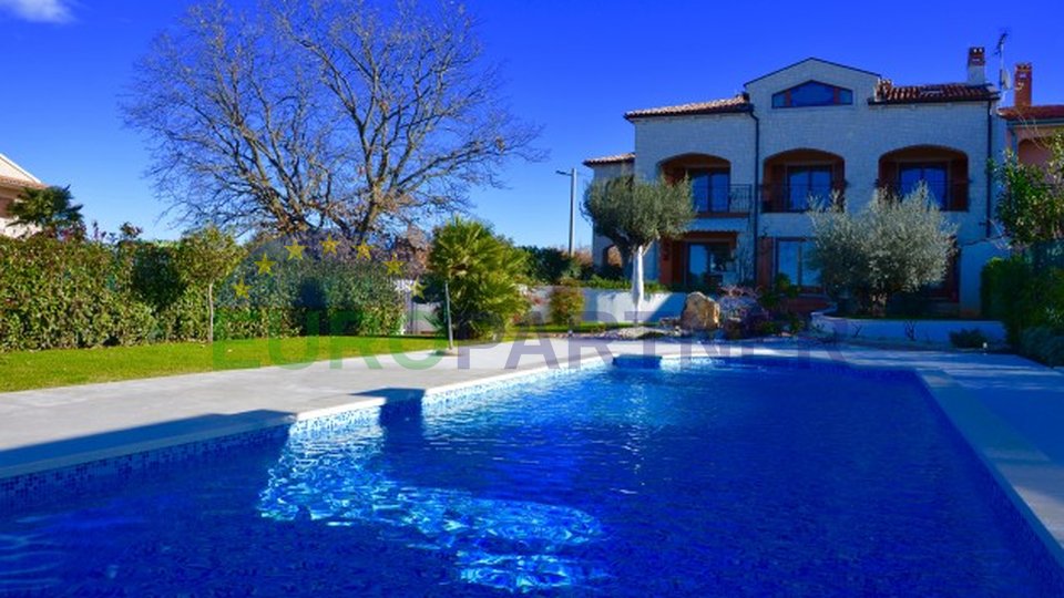 Wunderschöne, stilvoll eingerichtete Villa mit Pool