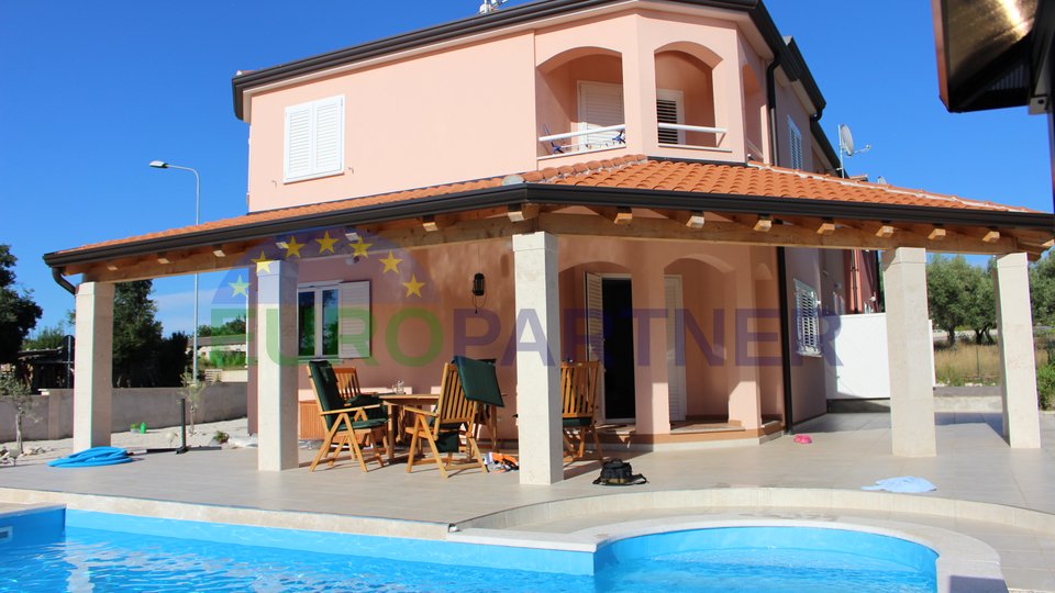 Beautiful tourist complex with 3 houses and 2 pools, 500m from sea with sea view