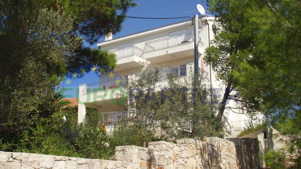 Spacious apartment house on the island of Solta - Necujam with beautiful sea view