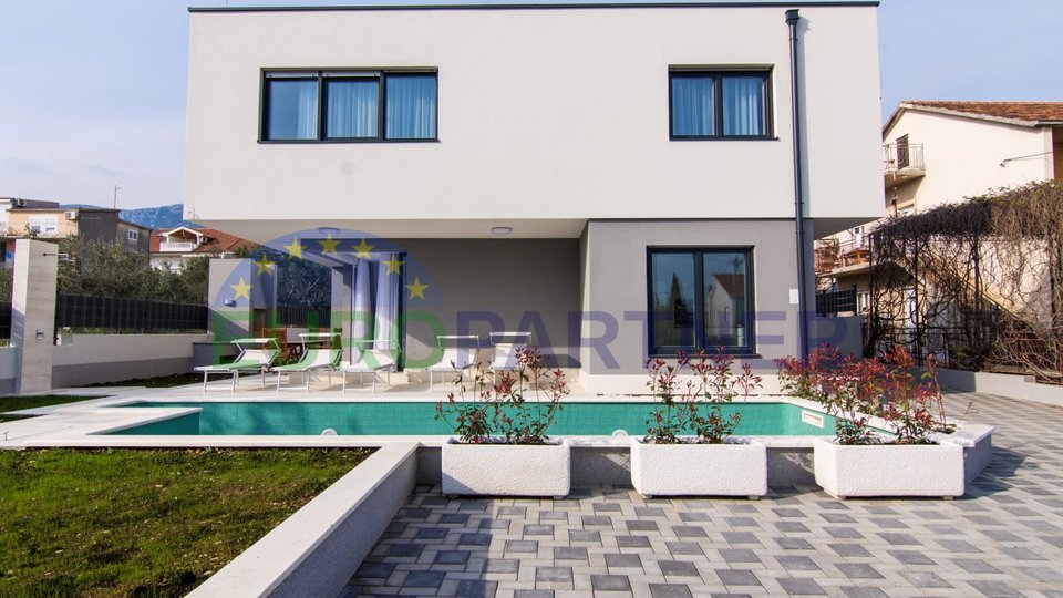 Wunderschöne designer Villa mit Pool, Kastela