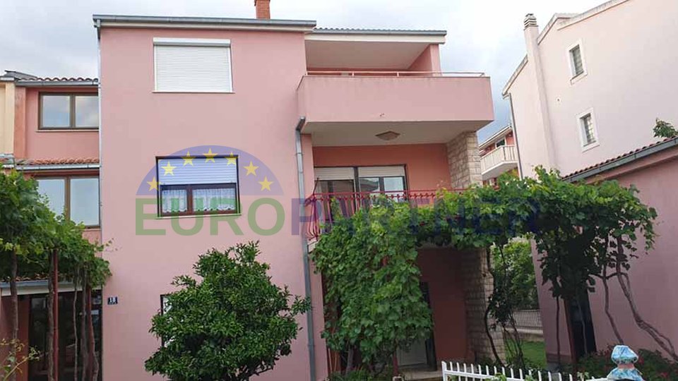 House with great potential, Strožanac