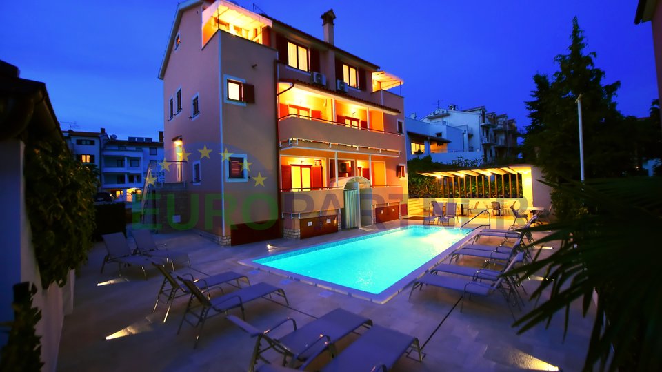 Lovely apartment house with 8 apartments, pool and family apartment in the basement