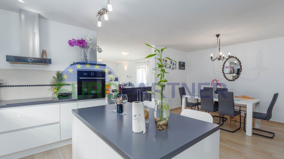 Beautiful ground floor with a spacious garden and an additional detached apartment, Kanfanar