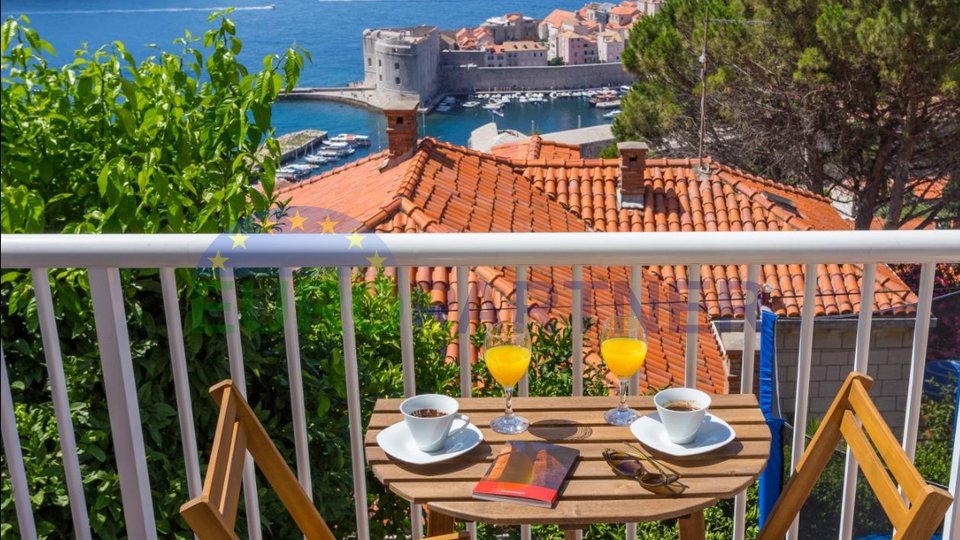 Kamena kuća sa prekrasnim pogledom na more u centru Dubrovnika