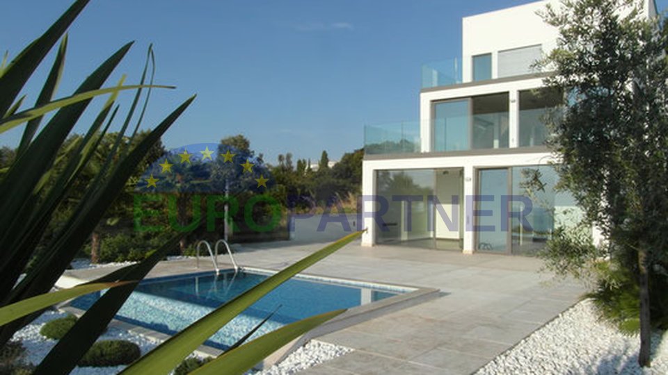 Anspruchsvolle Villa mit moderner Architektur und Design, Vrsar