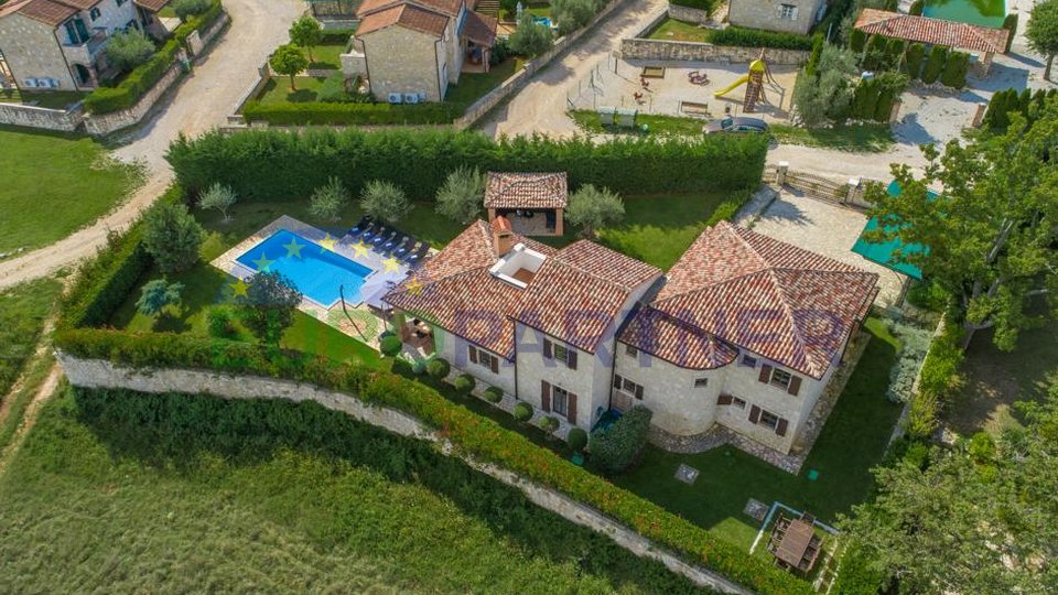 Bellissima villa in pietra con piscina, Višnjan