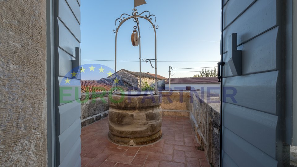 Designer autentica villa in pietra d'Istria con piscina, Svetvincenat