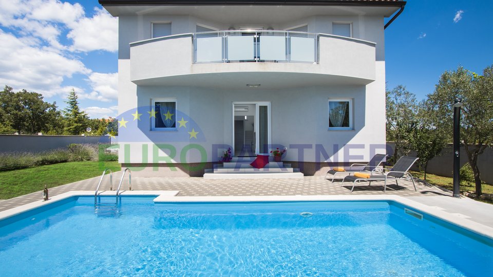 Detached house with pool near Vodnjan