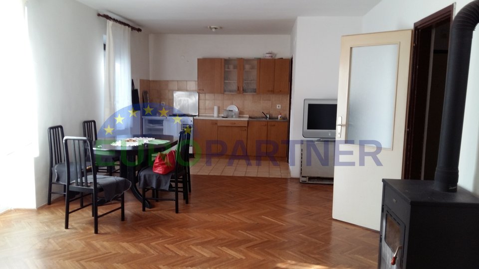 Four bedroom apartment in the center of the old part of Vrsar, 200m from the sea