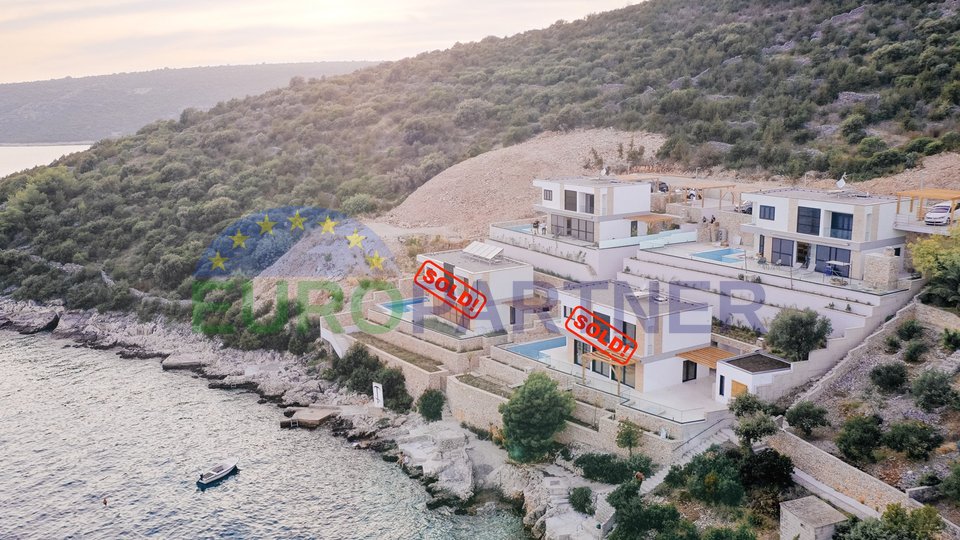 Villa di design di lusso al mare nel cuore della Dalmazia