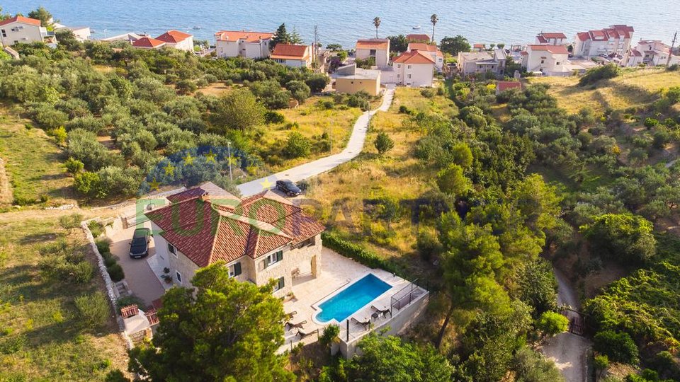 Luxury stone villa with pool and sea view, Podstrana