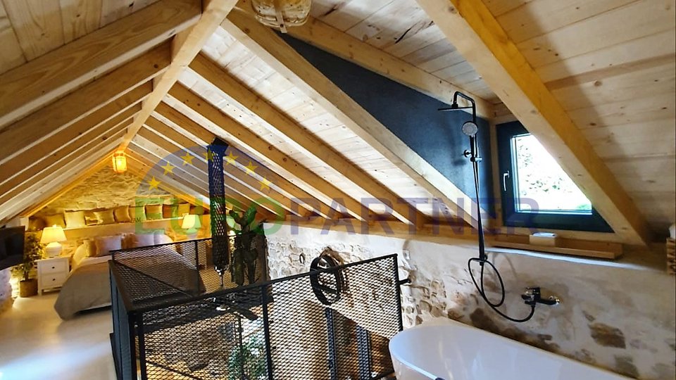 Magical stone house completely renovated, Kastel Stari