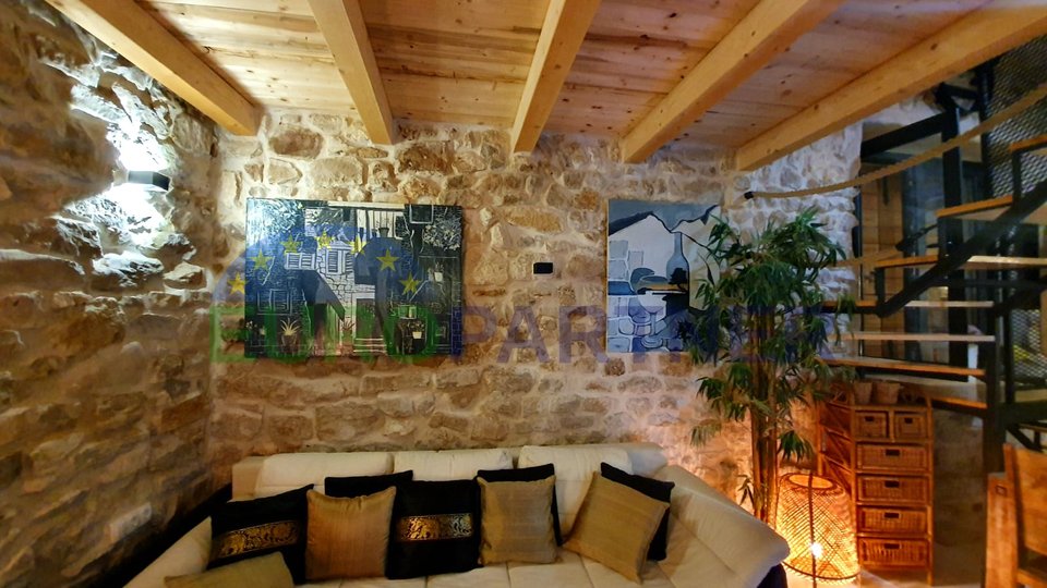 Magical stone house completely renovated, Kastel Stari