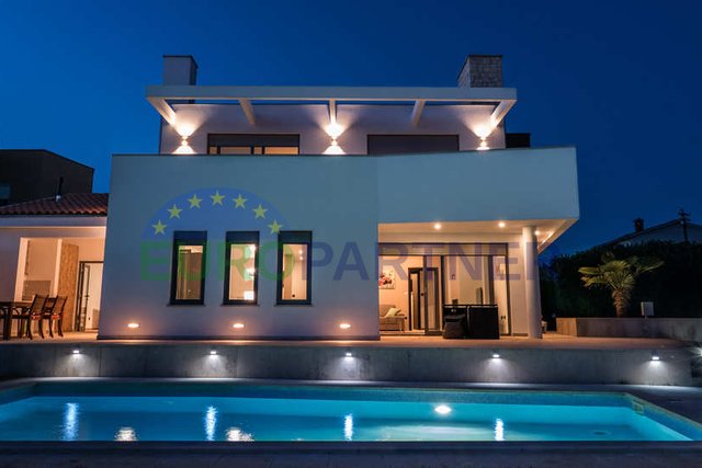 Modern villa with pool and beautiful views of Brijuni