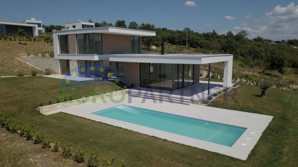 Schöne, moderne Villa  mit atemberaubendem Meerblick