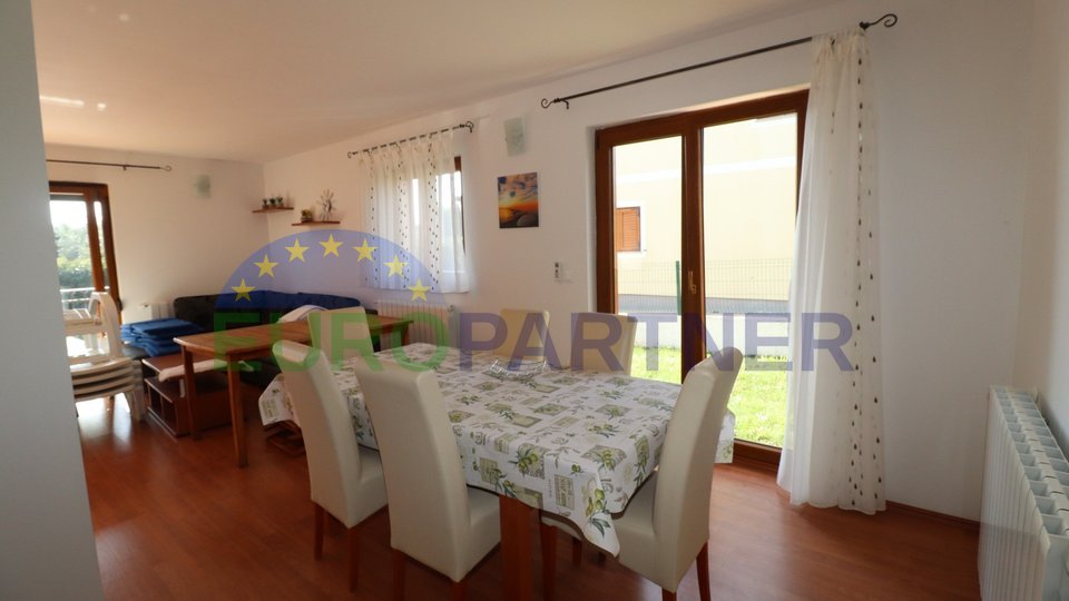 Nice small house with swimming pool near Porec