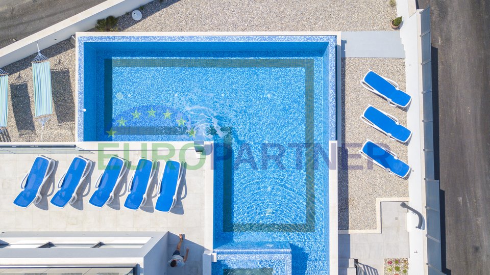 Makarska, Villa mit pool und fantastischem Meerblick, zu verkaufen