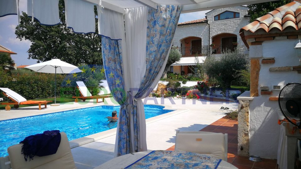 Wunderschöne, stilvoll eingerichtete Villa mit Pool