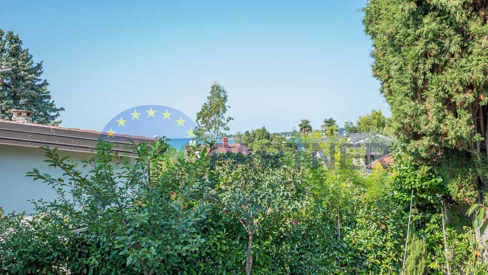 Samostojeća kuća s vrtom , 50 metara udaljena od plaže