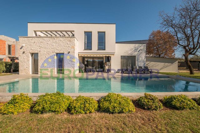 Villa of modern architecture and design with 4 bedrooms just 2 km from the center of Porec