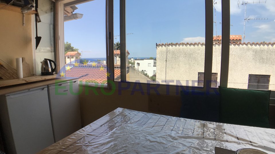 Novigrad surroundings, Apartment with sea view 200m from the beach