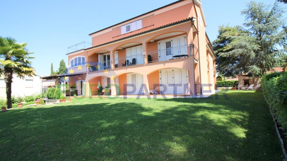 Family villa with spectacular sea views, close to the city center and beaches