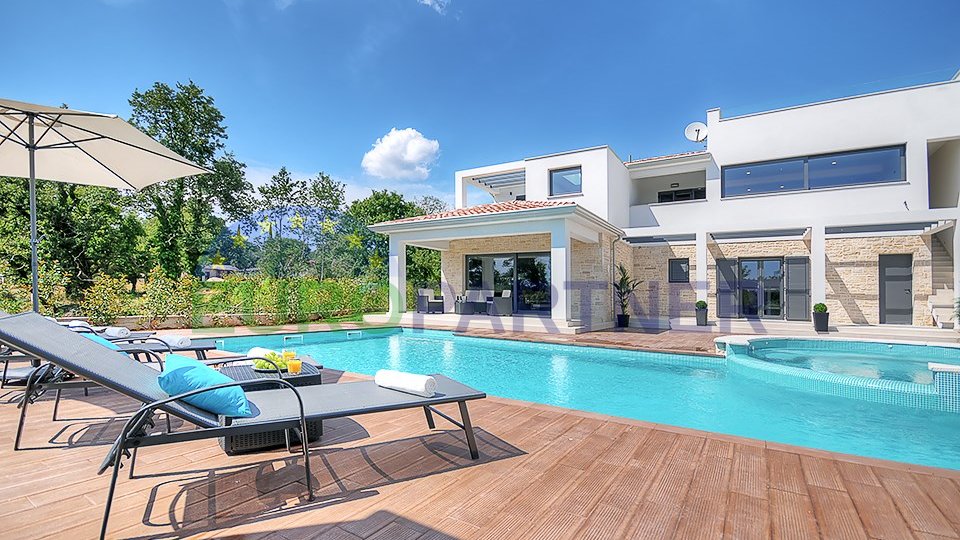 Modern beautiful villa with pool