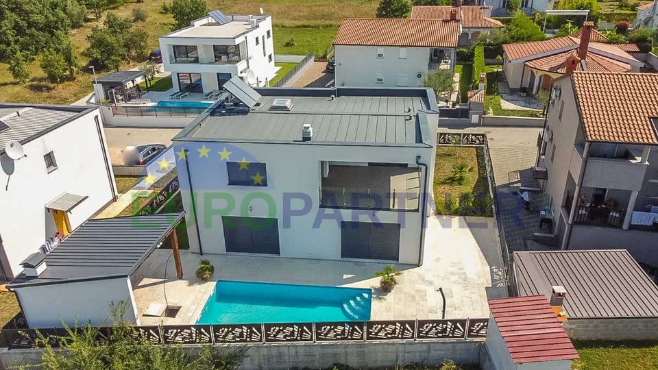 Modern architecture villa with pool, Poreč