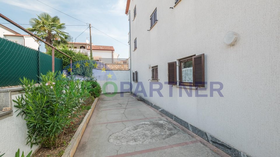 Ground floor apartment with yard, 500 meters from the beach