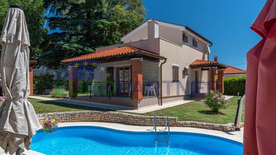Three beautiful villas with pools