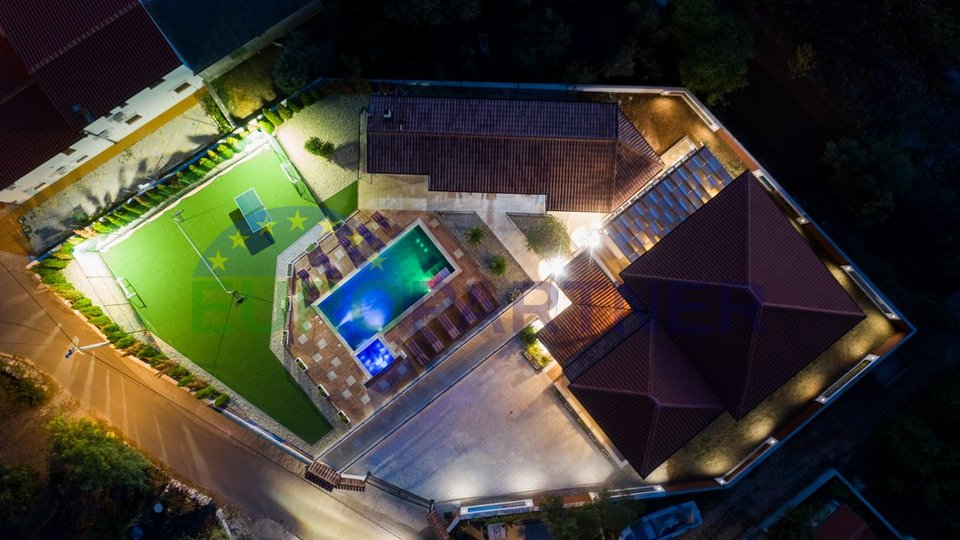 Vir, magica villa di 200 m2 con piscina e vista sul mare, per vendere