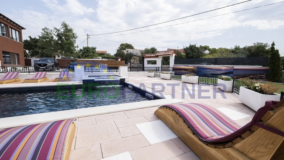 Vir - magica villa di 200 m2 con piscina e vista mare