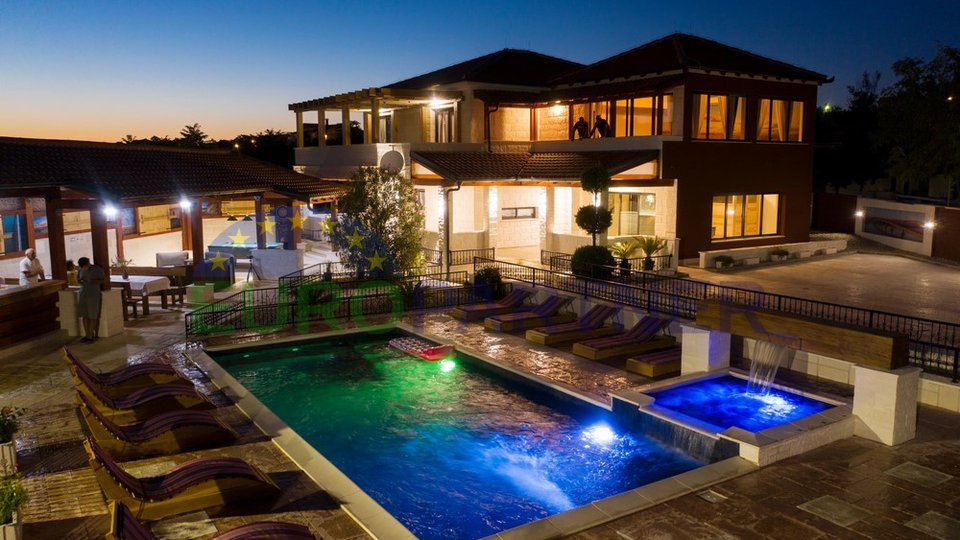 Vir, magische Villa 200 m2 mit Pool und Meerblick, zum Verkauf