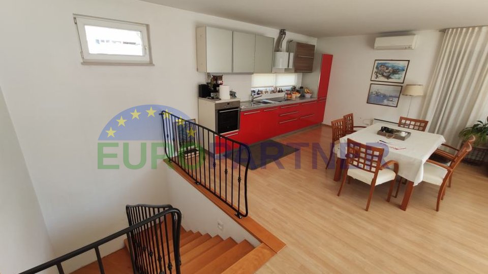 Attractive duplex Penthouse in a great location