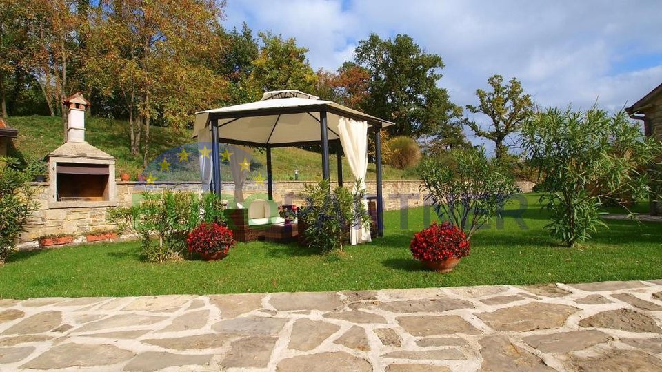 Stone house with a beautiful view near Buje