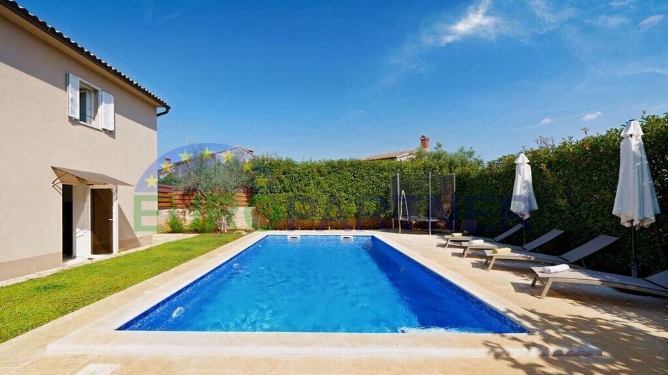 Affascinante casa con piscina vicino a Parenzo