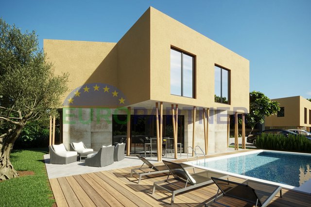 A spacious, modern and cozy villa with a swimming pool near Poreč